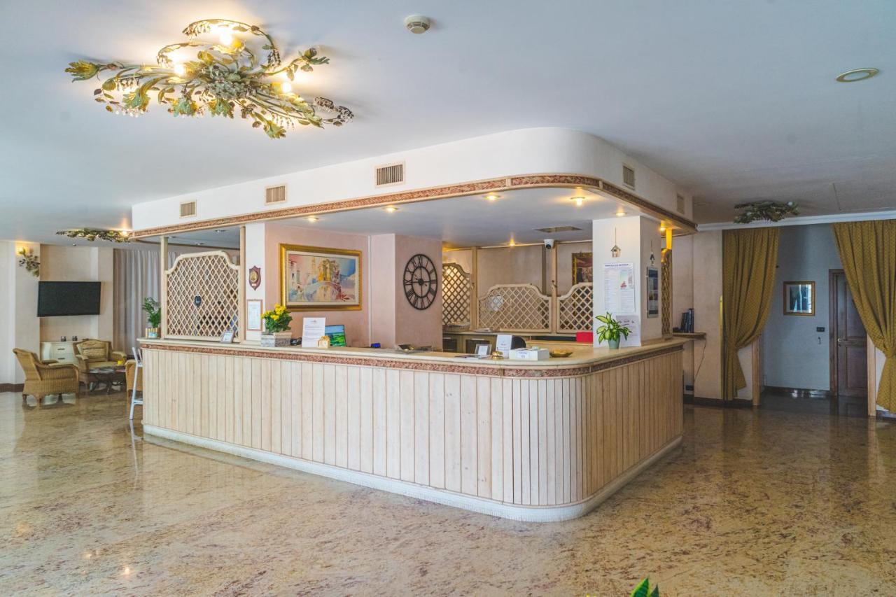 Hotel Sole Sottomarina Exterior foto